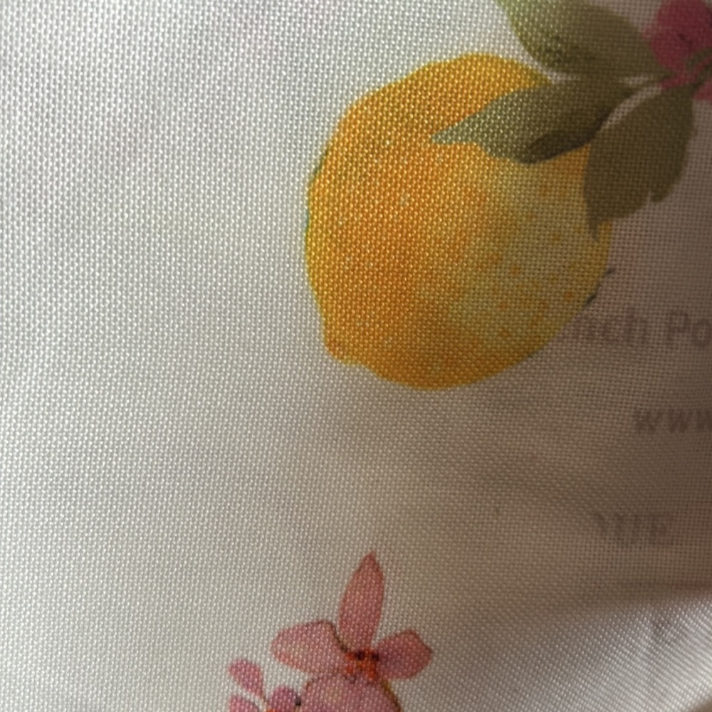 House & Garden Spring Tablecloth 60”x 84” Floral Lemons Print Script - Picture 3 of 3